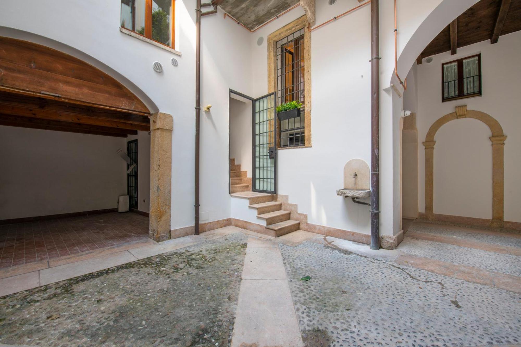 Ferienwohnung Borsarihouse Wifi & Smarttv Verona Exterior foto