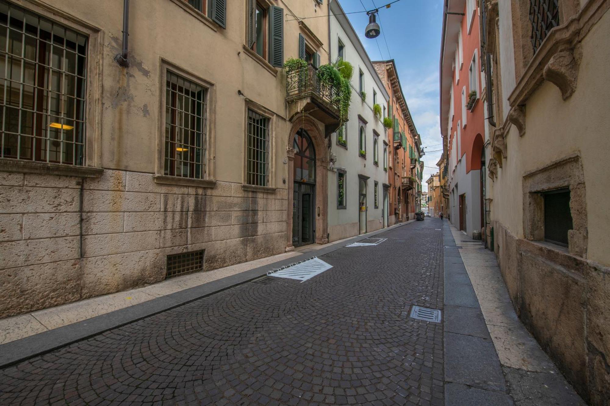 Ferienwohnung Borsarihouse Wifi & Smarttv Verona Exterior foto